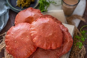 This crimson-colored Beetroot Poori is a delicious and healthy variation of the classic poori recipe. Try it at home using my easy recipe. Full Recipe - https://www.whiskaffair.com/beetroot-poori-recipe/ #poori #beetroot #sooji #puri #puribhaji #bread #indianbread #beetrootpoori #healthy #redpoori #beetrootjuice #pulp #homemade #easyrecipe #breakfast #quickrecipe | Whiskaffair