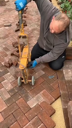 Block paving #fypp #garden #-003 #automobile #patio #viralvideo #construction #tiling #roofing #viral #desing #video #london #landscapedesign | Terence Turcotte