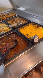 We have everything you need for the big game tonight! The hot bar is set and ready, grab and go salads, new gourmet desserts, Gambino’s French bread, hand cut steaks, craft beer, fine wines, etc. Who you rooting for!?!? @topfans | Apple Market Inc.
