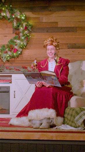 ‘Twas the night before Sixmas and all through the park…. Visit sixflags.com to get your last-minute holiday shopping done! | Six Flags