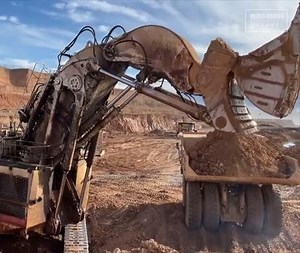 Huge Terex RH170 And Caterpillar 6040 Excavators Loading Hitachi Dumpers. #machine #Excavator #TerexRH170 #Caterpillar6040 | Secret Island