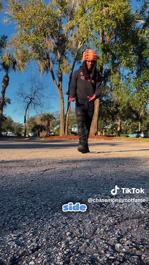 “I don’t know what ima do with you bae” 🗣️💜 -CMNFtook🦅 . . . . . . . . . . . . . . . . . . . . #rap #viral #cmnf #explore #florida #orlando