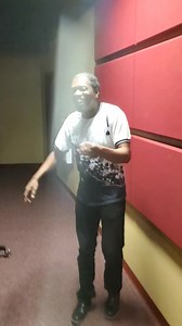 I have so much fun on tour!!😀 look at me before the show!!😀😀 | Carvin Jones