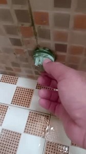 drainer l'eau sale de la baignoire : vidéo de stock (100 % libre de droit) 3843854863 | Shutterstock