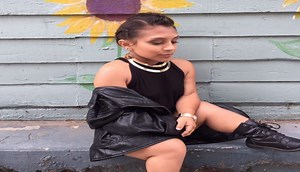 This 3-foot 4-inch model storms the internet, pictures goes viral