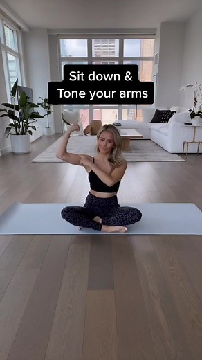 #upperbodyworkout #barreworkout #armsandabs #tonearms #noweightsworkout #sculpt #pilatesworkout #fyp