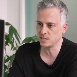  Rencontrez Sharoz Makarechi, notre collaboratrice exceptionnelle !...