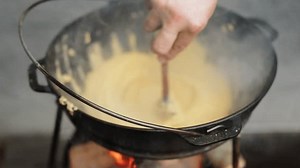 Bouillie de farine de maïs cuite : vidéo de stock (100 % libre de droit) 3651083607 | Shutterstock