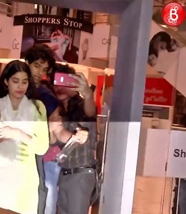 Jahnvi Kapoor's rumoured ex-boyfriend Ishaan Khattar SAVES Her From CRAZY FANS Experience a heartwarming act of chivalry as Ishaan Khatter shields Janhvi Kapoor from enthusiastic fans outside PVR Cinema in Juhu. #IshaanKhatter #JanhviKapoor #BollywoodGossip #BollywoodCouples | Bollywood Bubble Television | Facebook