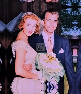"Arlene Dahl and Fernando Lamas were photographed on their wedding day, April 11, 1954, at a private chapel in Las Vegas, Nevada, marking one of Hollywood’s most talked-about unions of the mid-1950s. The ceremony took place just hours after the couple obtained their marriage license in Clark County, where Las Vegas was fast becoming the celebrity capital for whirlwind romances. Dahl, a glamorous redhead known for her roles in Reign of Terror and Slightly Scarlet, met Lamas—an Argentine-born acto