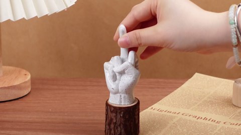 CroBlissful Middle Finger Resin Garden Statue Hand Sculpture Small Middle Finger Figurine Funny Decoration for Yard Naughty Funny Gifts for Office Desk Outdoor Garden Lawn, 10 x 6 x 5 cm(Cement Gray)