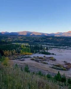 Sunrise views are just one of the perks of our Elk Bugling Tour! This unique wildlife experience takes you out into the field to spot and listen to the elk herd roaming about the property. This tour is only offered Sept. 23, Sept. 30, Oct. 7, & Oct. 14, so plan your stay and save your spot now! | Devil's Thumb Ranch
