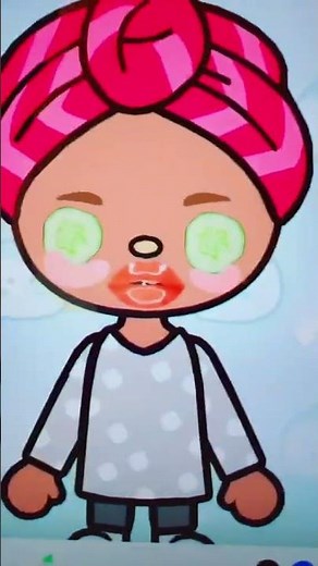 Doing makeup in toca boca😜💕☺🍙🍭🌅🍣 #aesthetic #tocaboca #makeup #skincare