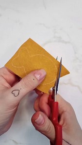 1K reactions · 40 shares | Goldfish crackers anyone? 淋瑱 #feltfood #goldfish #feltcrafts | FeltyTreats UK | Facebook