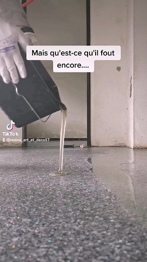 Sans Joints, Sans Raccords, c'est très beau, on est d'accord 😁 #résinecarrelageartetdéco #reels #resin #moselle #meurtheetmoselle #vosges #meuse #lorraine #metz #amneville #nancy #paris #france #luxembourg #batiment #artisan #renovation #btp | Jérémy Kawka