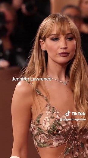 Celebrities Transform Naked Dressing at 2026 Golden Globes