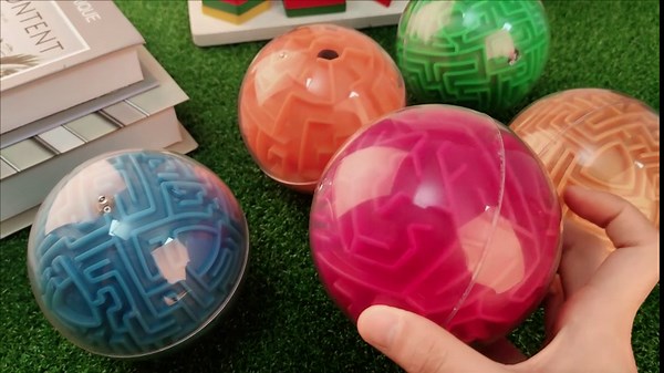 Sumind 5 Pcs 3D Maze Ball 5 Colors Maze Puzzle Ball Magic Brain Puzzle Teasers Games 4 Inches Sphere Educational Puzzle Toys for Adults and Students Teens and Hard Challenges Game Lover