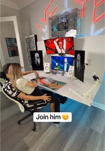 Anime Love: Couples Watching Together