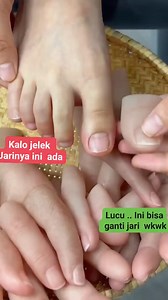 2.5M views · 12K reactions | APA SIHHH GAK BISA JAMAN SEKARANG, LUCU BESTY KL JARI TANGAN SM KAKI GAK ADA KUKU BISA PAKE INI BESTY WKWKWK #reels #fyp #pengikut #sorotan #semuaorang #jangkauanluas FBpro pemula fbpro#Salingbantu | Lisbeth Sinaga | Facebook