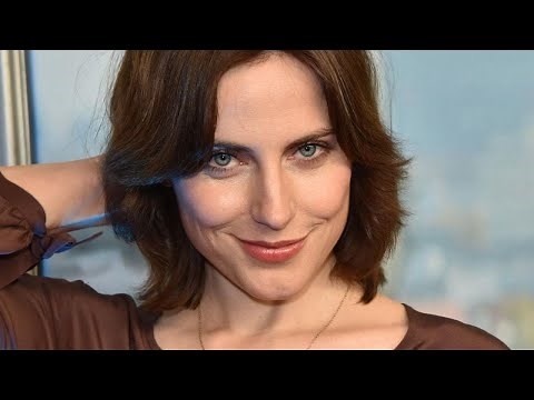 Bebe Neuwirth Bikini Photos Which Are Inappropriate For Even Adults