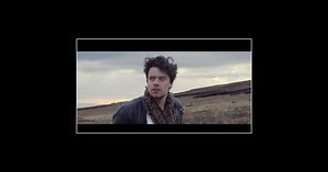 Brice Conrad : Songe, le clip sensuel avec nudité garantie