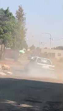 Bmw 325 gusheshe spinning in the hood