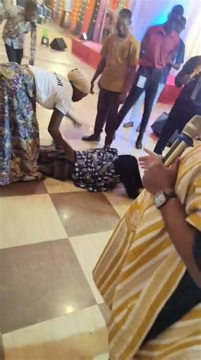 REPORTAGE (4) : Voyez les miracles de la veillée de prière et de Délivrance à Ouagadougou avec le Prophète Djoro Joel Krasso ! Découvrez la fortes ambiance de la puissance libératrice de Dieu lors de la retraite du vendredi 07 novembre 2025. Les chaînes ont été brisées, les vies restaurées par la foi sous le ministère du Prophète Djoro Joel Shaloom Krasso. La délivrance continue dès ce soir lors du moment spécial, avant la clôture demain. Venez expérimenter la liberté en Christ dans cette ultime