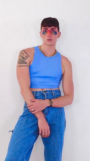 dion yorkie on Instagram: "A dream to celebrate pride with @absolutvodka at the @absolutempiresball 睊 absolutely loving rainbow blend makeup looks rn襤 comment all the gay emojis ️‍⚧️濾️‍✨ #AbsolutPride 栗 happy pride  / A D • • • #reels #avantegardemakeup #explorepage #makeuptutorial #rainbowmakeup #pridemakeup"