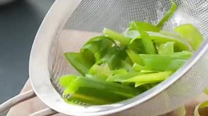 Miércoles de Chica Tips: como picar una cebolla en cuadritos | Ingrid Hoffmann