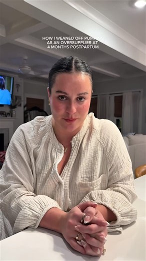 Taylor Bosman Teague on Instagram: "how i weaned off exclusively pumping at 4 months postpartum without getting any clogged ducts or mastitis 💙 #breastfeeding #exclusivelypumping #pumping #momadvice"