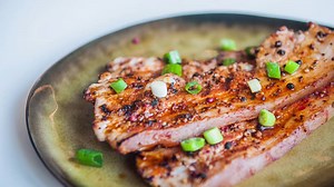 Geef je speklapjes een extra kruidige toets met deze marinade. Dubbel zo hard genieten! | Beka Cookware