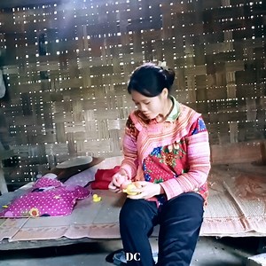 Mai, miss the baby-Mai cries, Mai hugs the baby toy and cries #singlemom #bamboohouse #singlemother #singlemotherdialylife #dailylife #housebamboo #dailylifesinglemom | DC