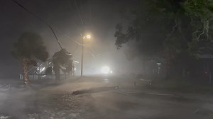 Storm surge and hurricane force winds impacting Horseshoe Beach, Florida from #Debby | Meteorologist Brett Adair