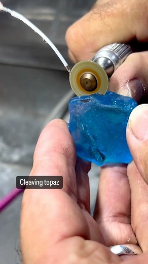 A very nice technique for carving gemstones !! Credit @dalanhargrave ...#gemstonecarving #lapidaryart #gemcutting #stonecarving #gemsculpting #lapidarycraft #gemstonecrafting #usajewelry #jewelryworkshop #gemstonedesign #gemstoneartisan #lapidaryskills #gemstoneartist #stonecarvingart #gemcutters #lapidarytools #gemstonecarver #gemcuttingprocess #lapidarywork #gemstonecarvings #gemstoneengraving #gemsculpture #customgemcutting #gemcuttingstudio #jewelrymakingprocess #gemstonecutters #gemstonecar