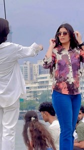 1.4M views · 25K reactions | Dekha aap Logon Ne Kitna Mushkil Hai ❤️‍凉 Please like comment share.❤️Your love guru ❤️‍ #loveguru #mumbai #bandra #loveit #lovely #ilovegirls #lovemusic #proposal #newvideo #instagood #viralpost #instalike #srk @sharukh___000 iamsrk @beingsalmankhan @instagram @instantbollywood | Sharukh Khan | Facebook