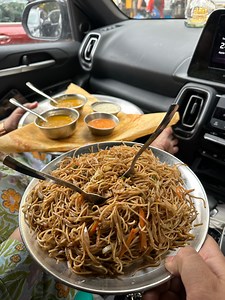 Masala Dosa and Chowmein At Muttu Dosa Wala, Amar Colony Market | Dil Se Foodie