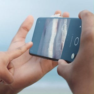 264K views · 170 reactions | Met de microlens van de OPPO Find X3 Pro fotografeer je met een vergroting van 60 keer en ontdek je details die voor het blote oog verborgen zijn. Wat wil jij met deze functie ontdekken?  | OPPO | Facebook