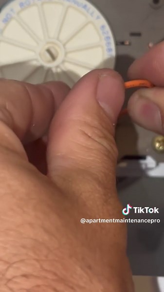 Testing a Whirlpool Icemaker #appliancerepair #apartmentmaintenance | icemaker