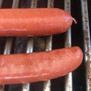 Give your grill some FELTMAN’S LOVE today! Feltman’s Hot Dogs are available at @villagebarn @stopandshop @sicklesmarket @kingsfoodmarket @balduccismarket @hannafordmkts @bigyfoods @thefreshmarket @central_market @bristolfarms @nuggetmarkets @metfood_nostrand_ave and @fairwaymarket #hotdog #veteranowned #allnatural #allbeef #nonitrates 🇺🇸🌭 FELTMANSOFCONEYISLAND.COM | Feltman's of Coney Island