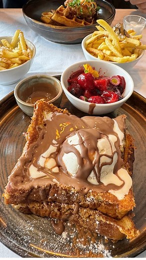9 comments | The best French toast in London 﫶✨ This is my...