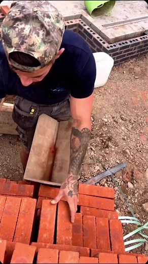 #bricks #bricklaying #hod #work #carry #brick #bricklayer #bricklayers #work #construction | Mahoney Brickworks ltd