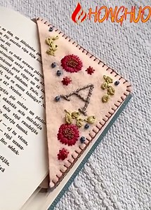 Handmade Felt Corner Letter Bookmark,Personalized Hand Embroidered Corner Bookmark,Felt Triangle Bookmark,Cute Flower Letter Embroidery Bookmarks for Reading Lover (Winter,P)