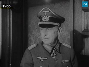 🎬 LA GRANDE VADROUILLE 😆 C’est l’un des films préférés des Français : « La Grande Vadrouille » où les aventures de deux pieds nickelés pendant l'Occupation. 1966, Louis de Funès et Bourvil sur le tournage de cette comédie réalisée par Gérard Oury. | INA