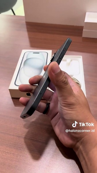 iphone 15 128gb iBox Kondisi: - Fullset - Nominus - Lcd original - Face iD On - Truetone On - Tombol2 fungsi semua - Kamera joss - Speaker enak Harga 9.6jt lokasi jogja garansi 1 bulan toko. wawa088802780279 COD AREA JOGJA FREE ONGKIR