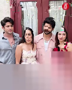 Hrithik Roshan's sister Pashmina Roshan turns into a watchman Gorgeous Pashmin Roshan along with her co actors spotted for her debut film's promotion. #HrithikRoshan #pashmina | Bollywood Bubble - Videos