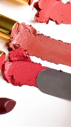 4.9K views · 40 reactions | Satisfy your lipstick cravings with these Gold Standard Matte Lipstick Kit x5 ASMR swatches ✨ This set is the perfect addition to your holiday collection. Shop now  #MACCosmeticsPH #IGiveMAC #MACHoliday | M·A·C Cosmetics | Facebook