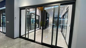 [Hot Item] Commercial Aluminum Frame PVC Panel Customized Accordion Sliding Doors Manual Transparent Polycarbonate Folding Door Clear Plastic Glass Foldable Shop Doors
