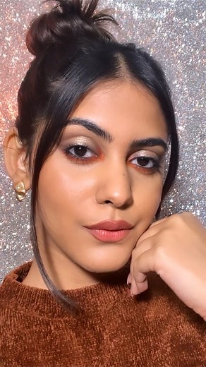 ✨New Year’s Glam Look with a touch of glam!✨ Bring in the holiday season with your Colorbar favs for #AMagicalNewYear 🥳 Get the look: 🛍️ Flawless Full Cover Concealer 🛍️ All Rounder Pencil ( Blingy Bronze) 🛍️ Spelbound Eyeshadow Palette 🛍️ Just Smokey Kajal 🛍️ Sinful Matte Lipstick ( Stripped) #lovecolorbar #magical #beauty #explore #colorbarcosmetics #viral #reels #skincare #healthyskin #glowingskin #makeuptransformation #colorbar | Colorbar