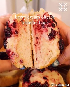 Brioche buns with berry cream cheese 🫐🫐 | MetDaan Yummy