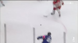 Neilson with the tap in!! 🇬🇧 | Chasing The Puck